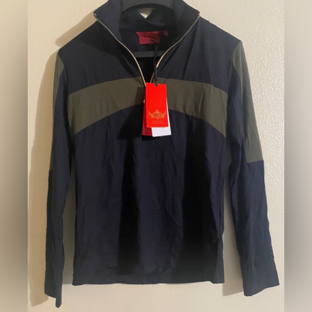 ALESSA. Wm’s Long Sleeve 1/4 Zip Top. Available In Black/Olive Green. Sz: 42.